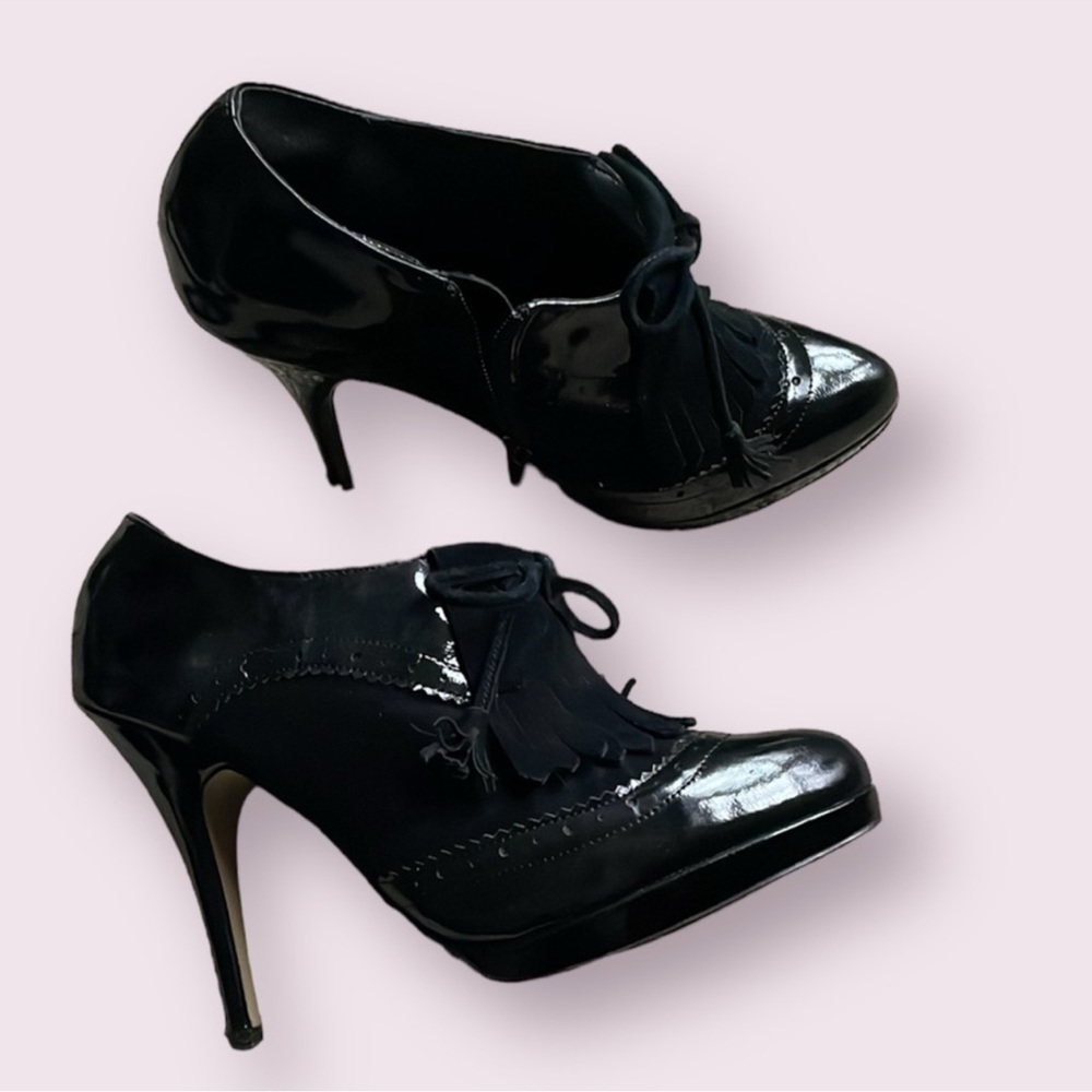 WHITE HOUSE BLACK MARKET Booties Heel size 7.5